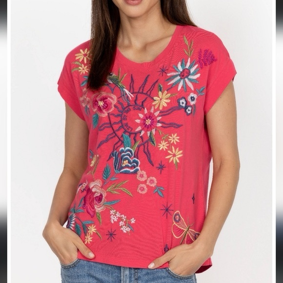 Johnny Was Arla Embroidered Floral Cotton Relaxed T-Shirt Top Size Medium EUC - Picture 3 of 14